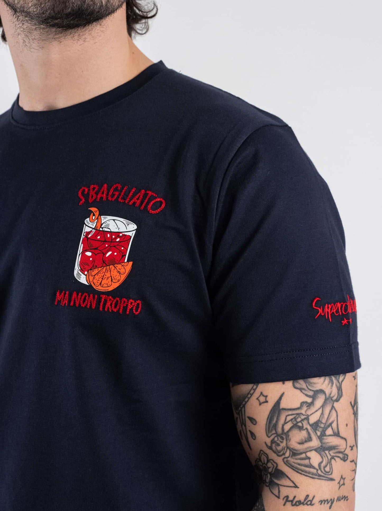 T-shirt SUPERCULTURE Nera con Stampa e Ricamo NEGRONI SBAGLIATO
