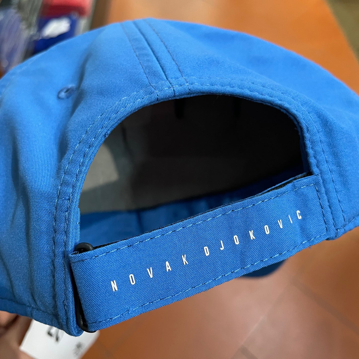 Cappellino da uomo in microfibra LACOSTE SPORT feat. Novak Djokovic